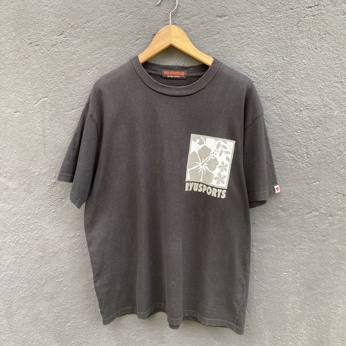Japanese Brand Thrashed Faded Vintage Y2K Ryu Sport Surf ERD GRUNGE TSHIRT Size US L / EU 52-54 / 3 - 2 Thumbnail