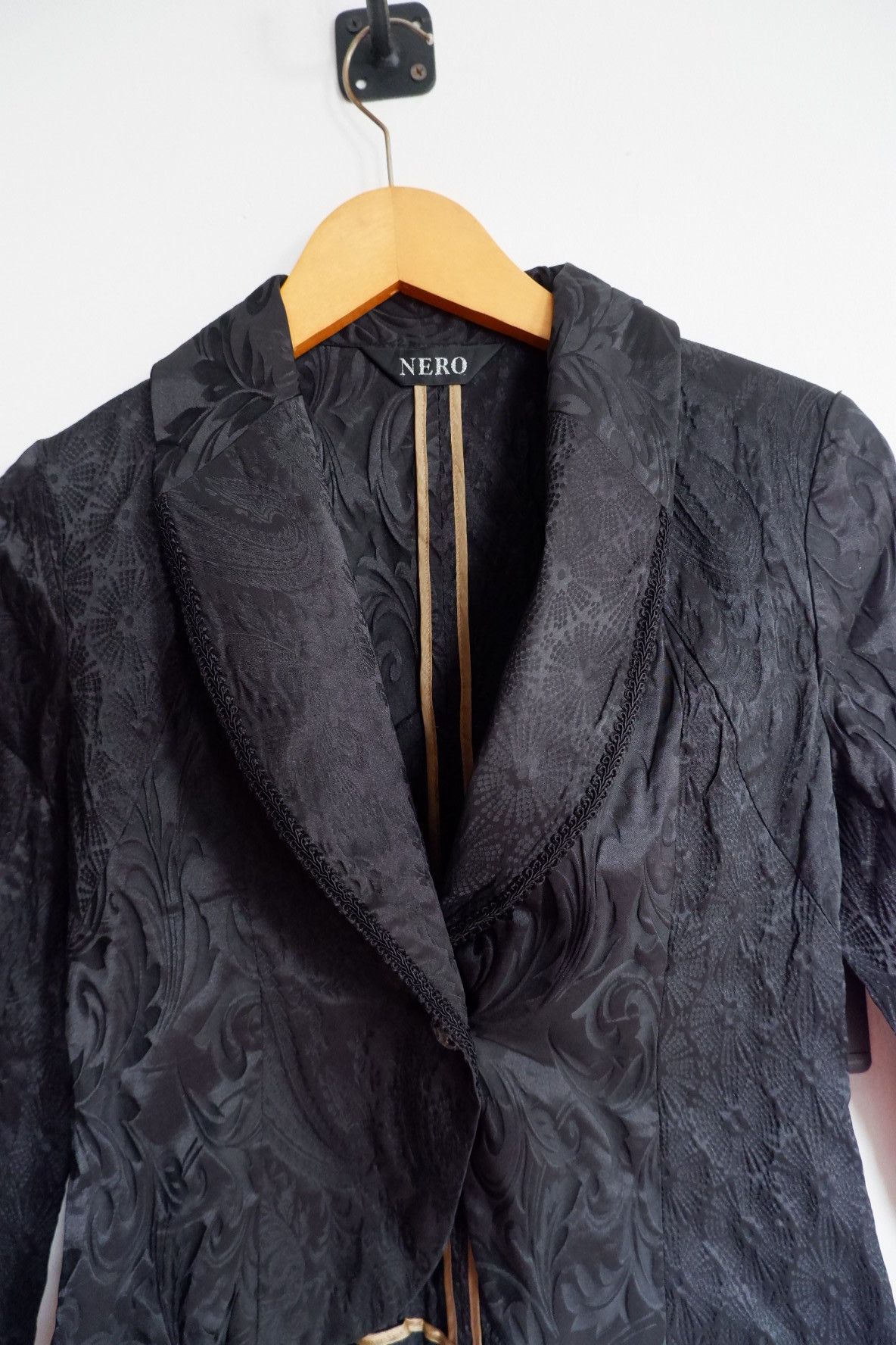 If Six Was Nine × Japanese Brand Vintage NERO Japan Embosses Rayon Cropped Blazer Jacket Size S / US 4 / IT 40 - 3 Thumbnail
