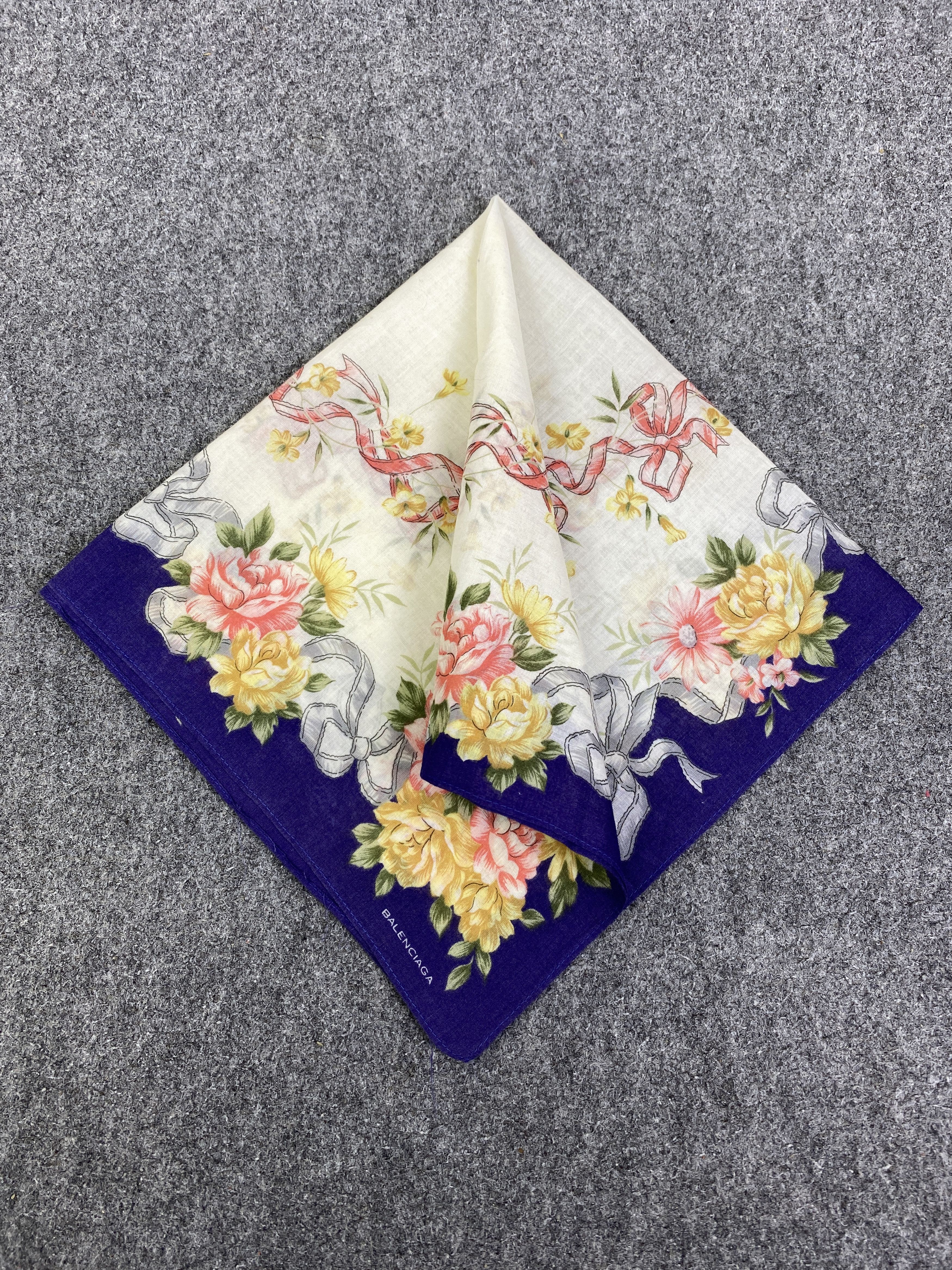 Balenciaga Vintage Balenciaga Flower Handkerchief / Neckerchief HKC1073 Size ONE SIZE - 3 Thumbnail