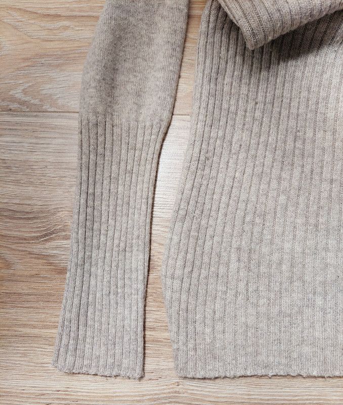 50% wool 50% cashmere sweater turtleneck jumper beige