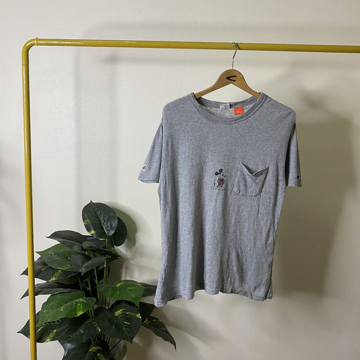 Champion Vintage 1990s Champion x Disney Mickey Mouse Collaboration T Size US S / EU 44-46 / 1 - 1 Thumbnail