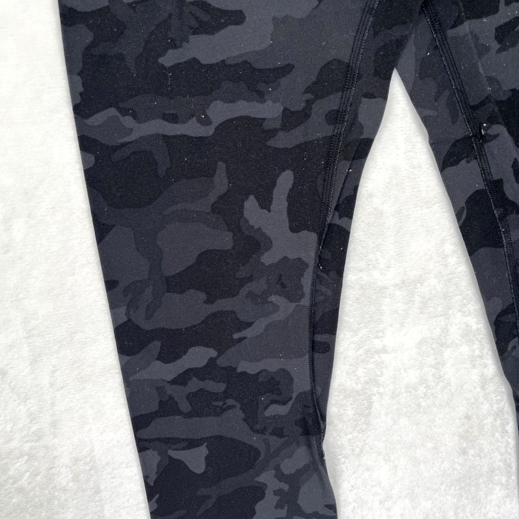 Lululemon Lululemon Women's Size 4 Black Camo High Rise Cropped Leggings Athletic Pants Yoga Run Gym Training Size 27" / US 4 / IT 40 - 3 Thumbnail