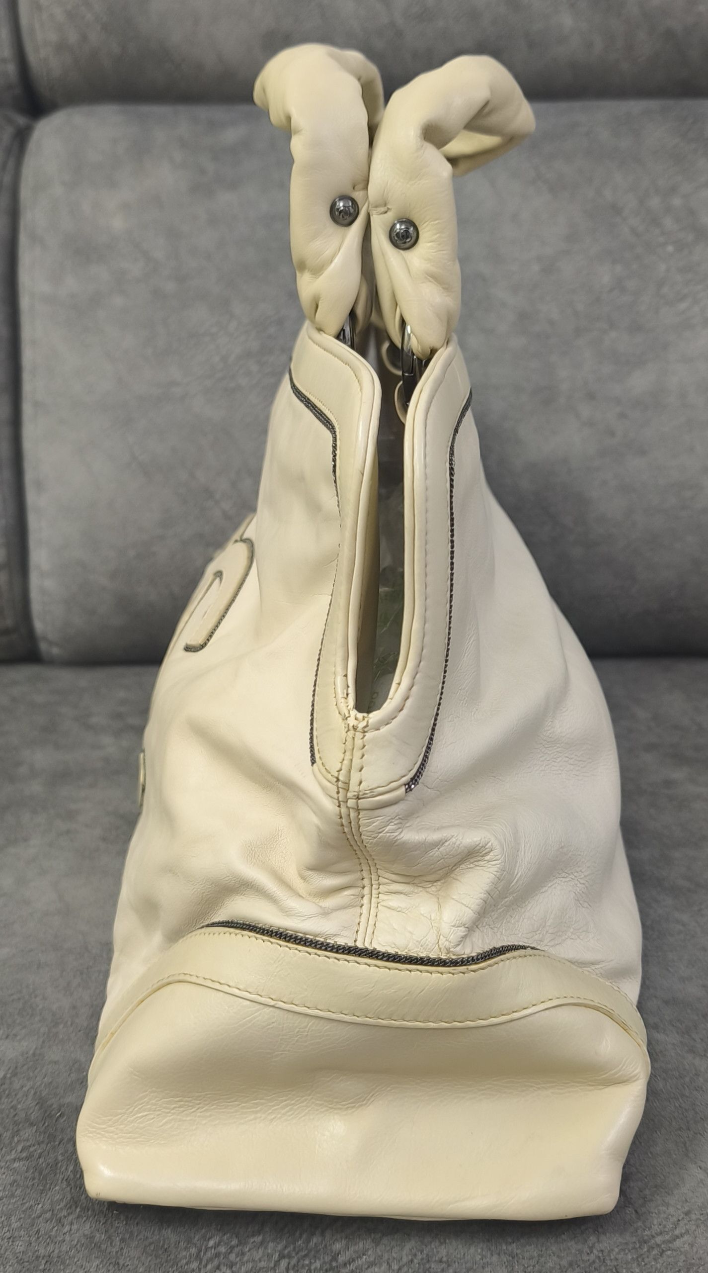 Chanel CHANEL 2008 SOHO CC LOGO CREAM PANELLED HANDBAG Size ONE SIZE - 3 Thumbnail