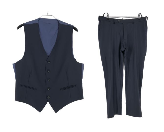 Suitsupply Ferrara Wool Formal Suit EU:27; UK/US:44S - W36 L32 Size 44S - 1 Thumbnail