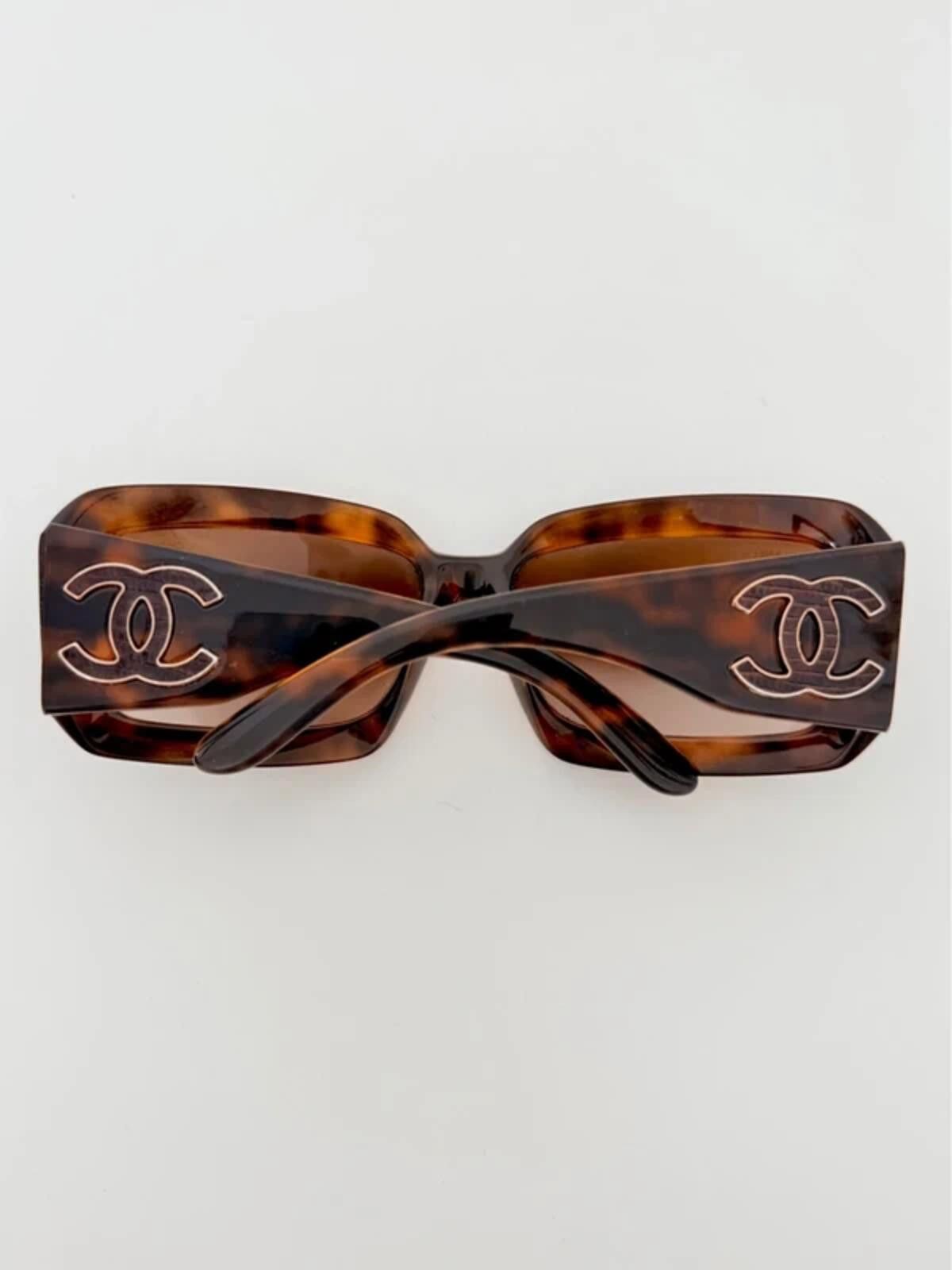 Chanel Chanel 6022-Q Oversized Tortoiseshell Sunglasses Size ONE SIZE - 7 Thumbnail