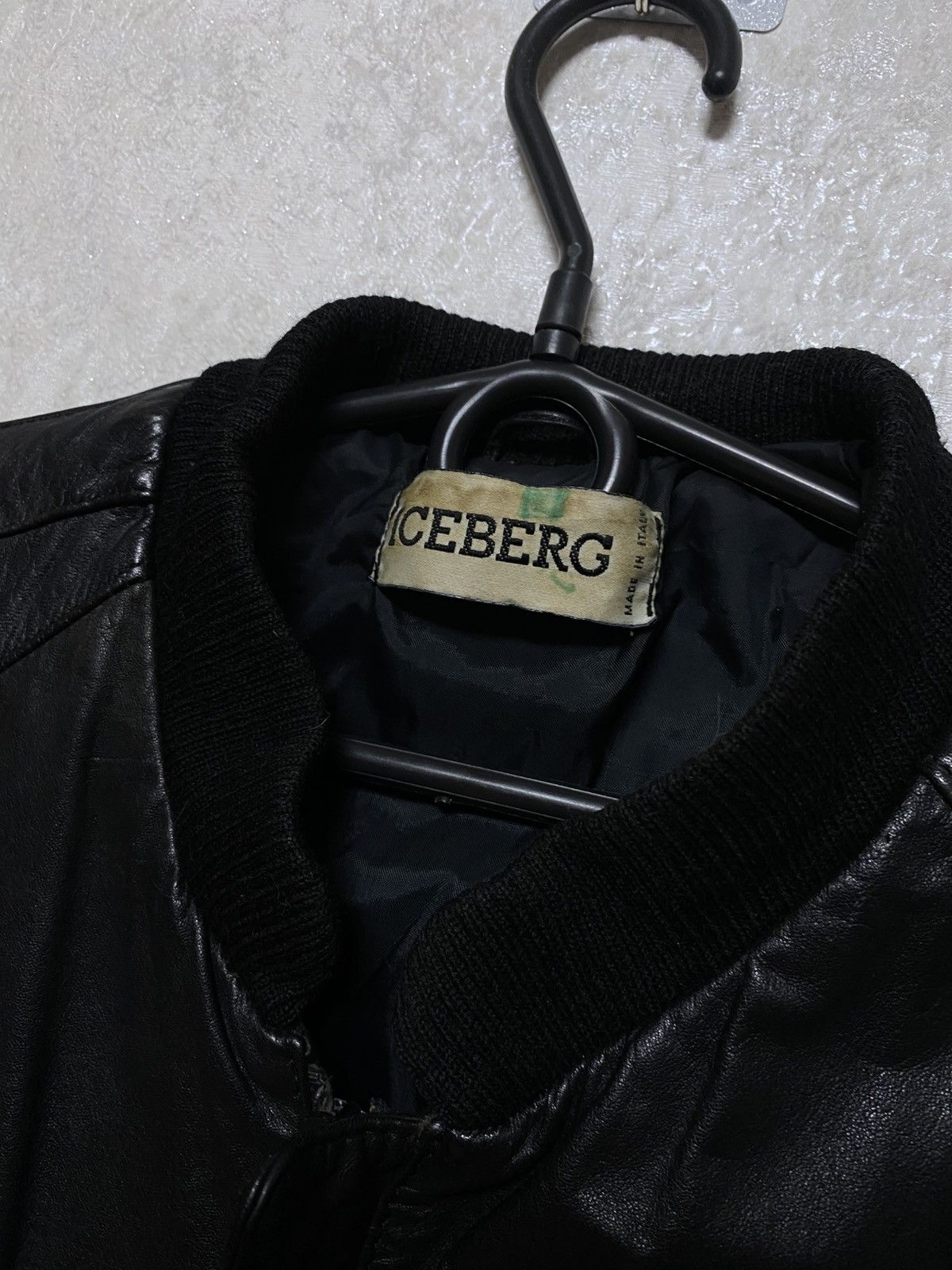 Iceberg Iceberg vintage MA-1 leather bomber jacket Size US M / EU 48-50 / 2 - 9 Thumbnail