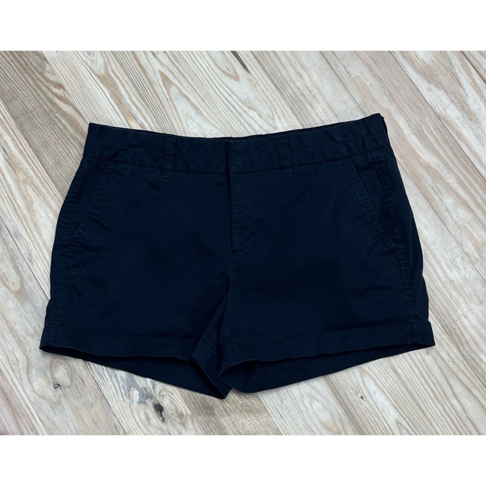 Gap Khakis By Gap Shorts Womens 4 Black City 3 Inch Short Preppy Size 27" / US 4 / IT 40 - 1 Thumbnail