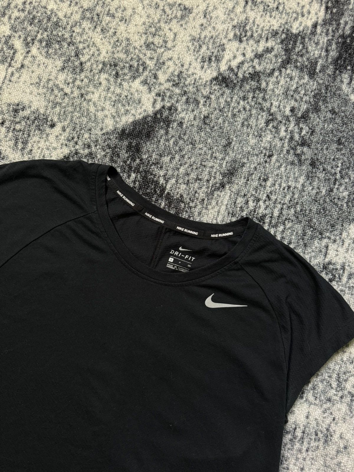 Nike Vintage Nike Running T Shirt Sportswear Open back Dri-fit Size S / US 4 / IT 40 - 2 Thumbnail