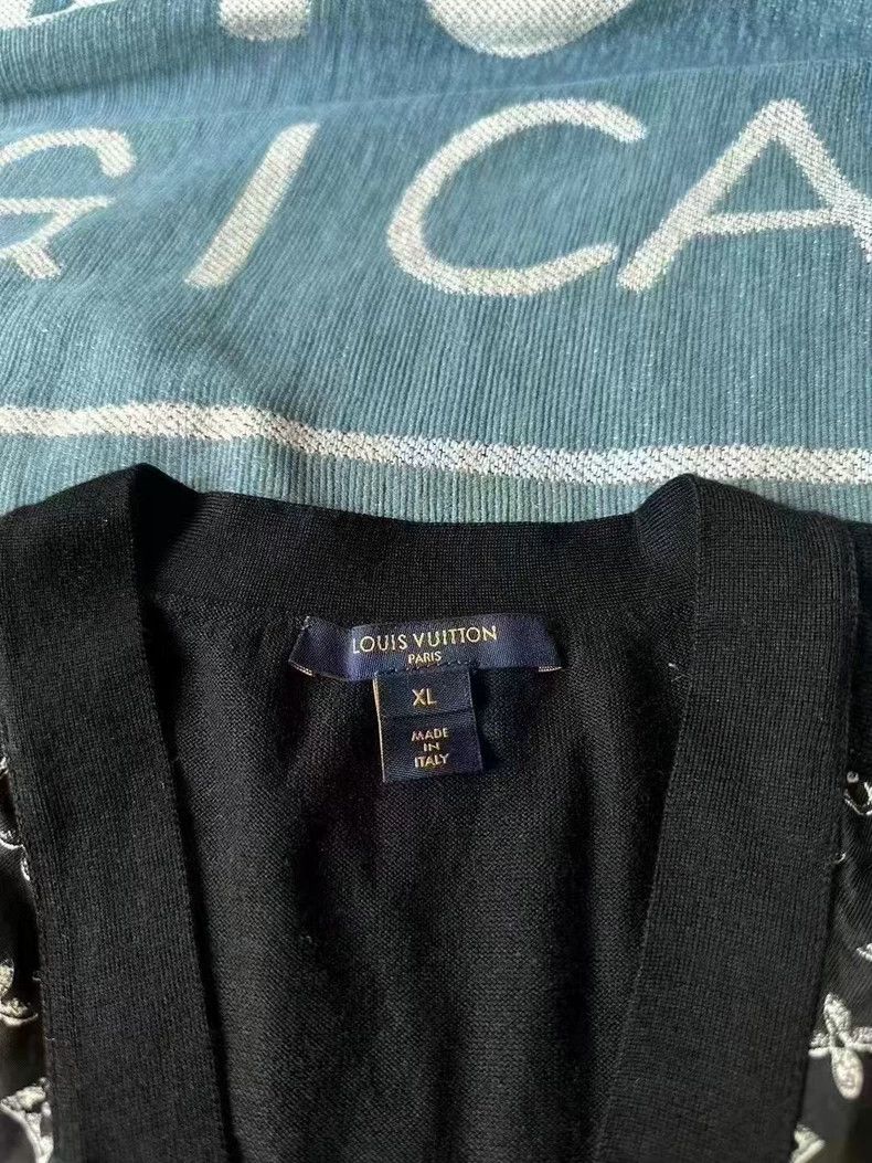 Louis Vuitton Louis Vuitton Pussy-print Cardigan sweater Size US XL / EU 56 / 4 - 3 Thumbnail