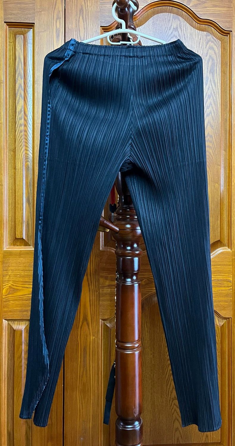 Issey Miyake Issey Miyake size:2 Blue pleated irregular-shaped pants Size 22" - 2 Thumbnail