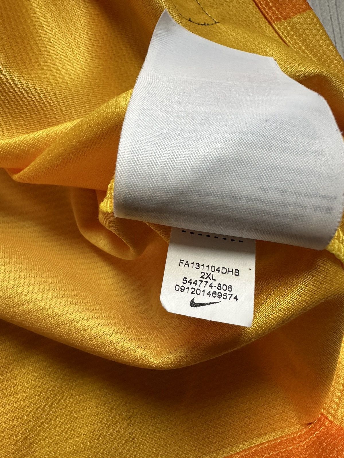 Nike × Vintage Vintage Nike Herta yellow rare soccer jersey size XXL Size US XXL / EU 58 / 5 - 8 Thumbnail