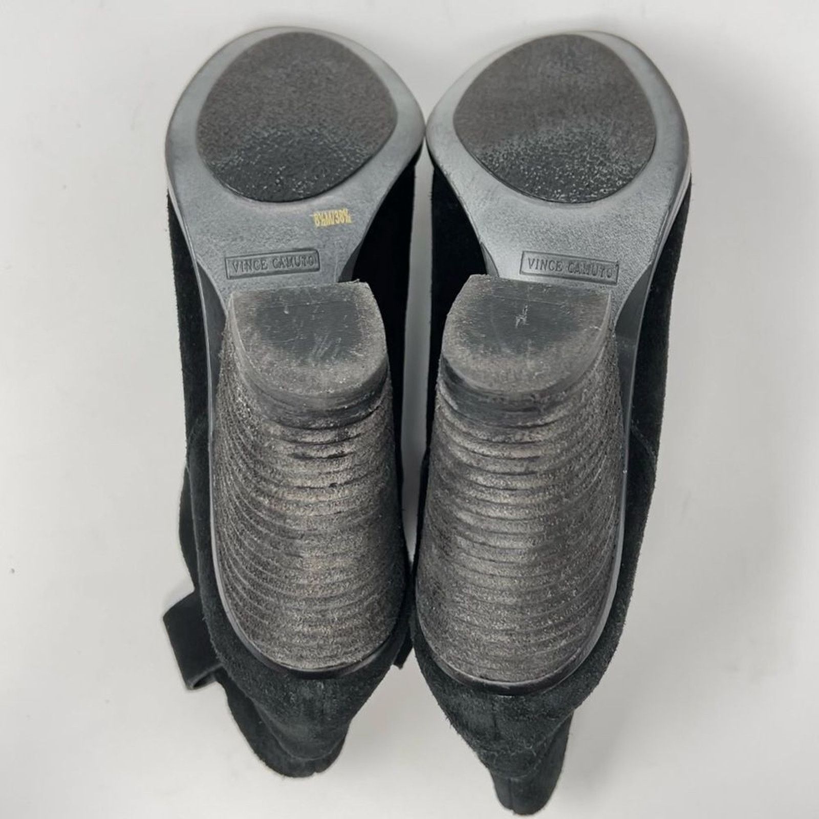 Vince Camuto Vince Camuto Hadrian Leather Ankle Booties Black Size 8.5M Size US 8.5 / IT 38.5 - 10 Thumbnail