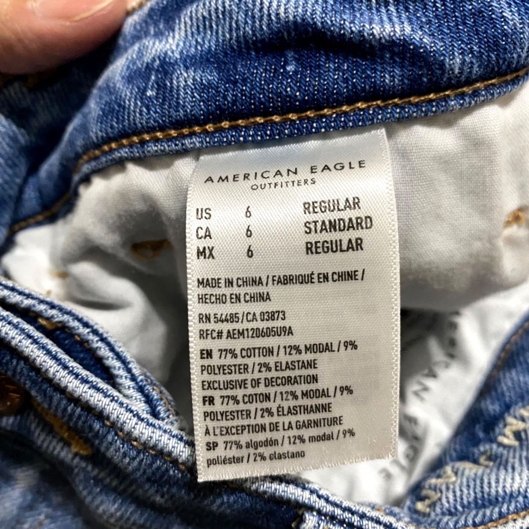 American Eagle Outfitters American Eagle Outfitters Mom Jeans Womens 6 Blue Denim Medium Wash Distressed High Rise 90s Women Jeans Size 28" / US 6 / IT 42 - 5 Thumbnail