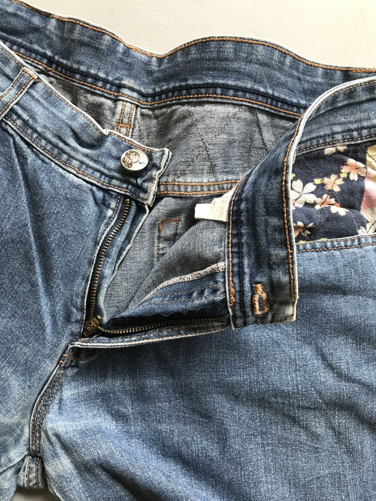 Japanese Brand Vintage world traveller koi fish embroidered denim Size US 38 / EU 54 - 10 Thumbnail