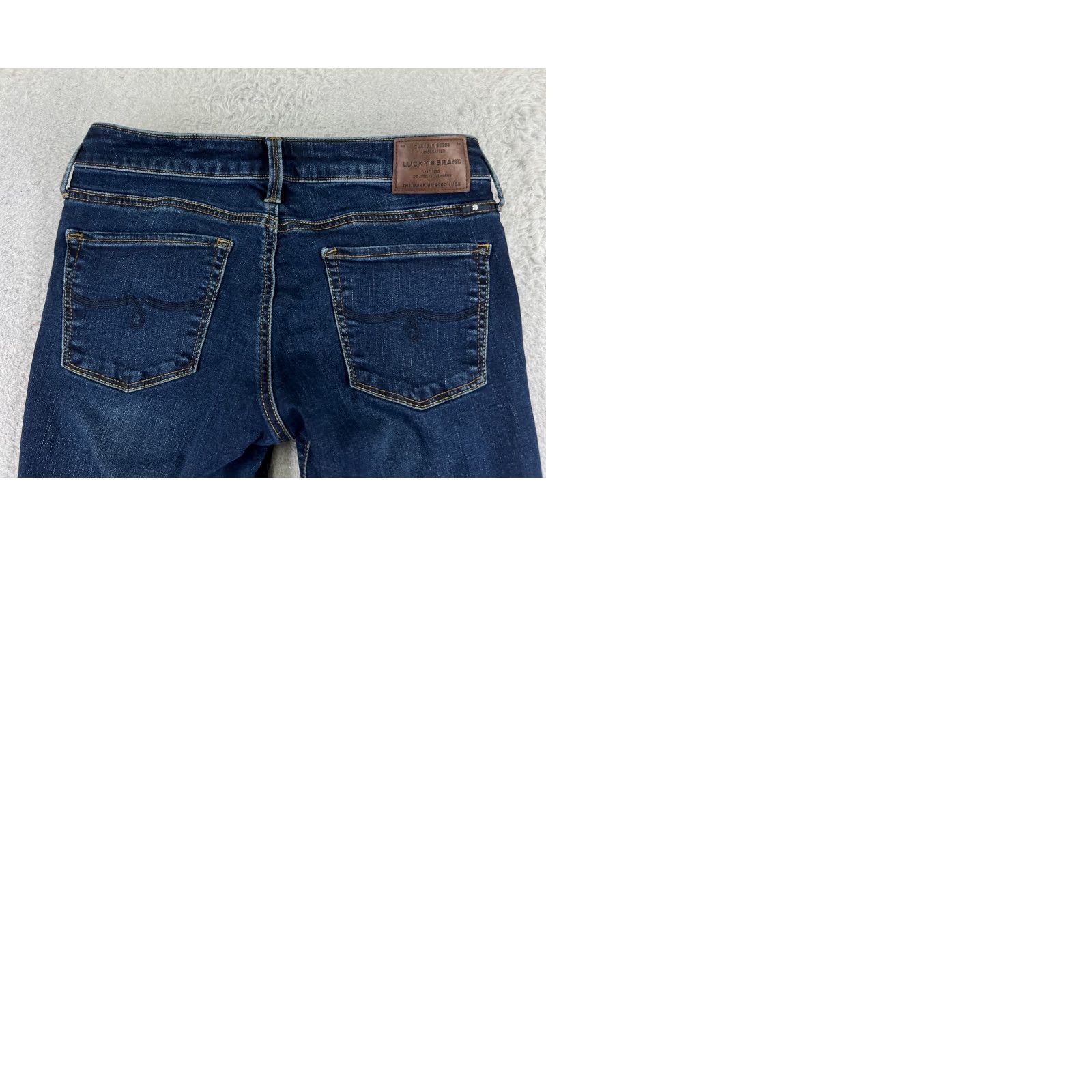 Lucky Brand VINTAGE Lucky Brand Jeans Women 2 Denim Blue Skinny 27 Inseam 26 Waist Dark Cotton Blend 5-Pocket USA Logo Embroidered Button Zip Casual Size 26" / US 2 / IT 38 - 10 Thumbnail