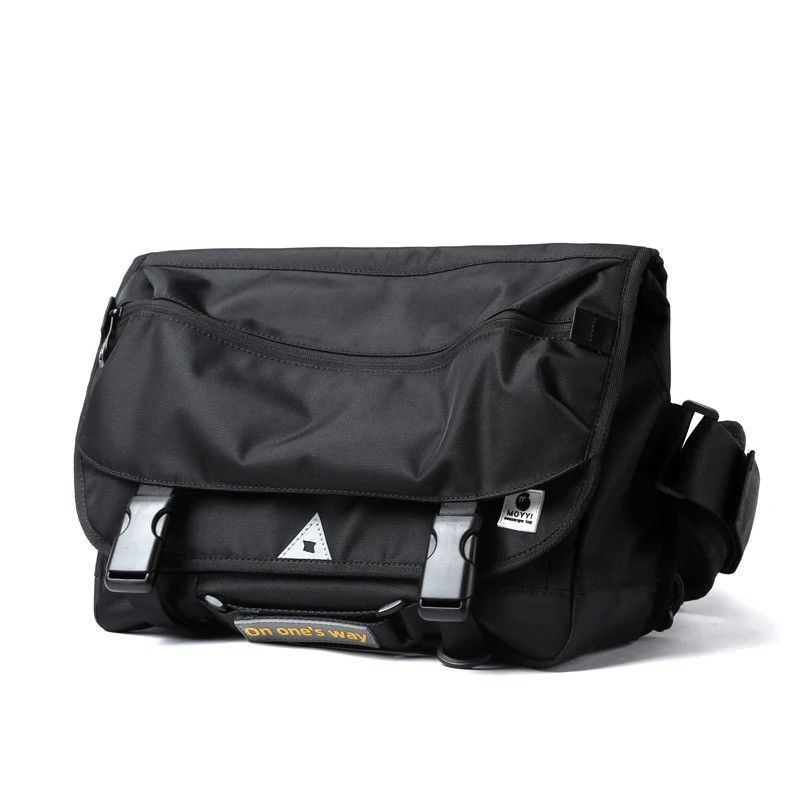 Japanese Brand × Vintage Waterproof Big Crossbody Shoulder Bag Size ONE SIZE - 2 Thumbnail