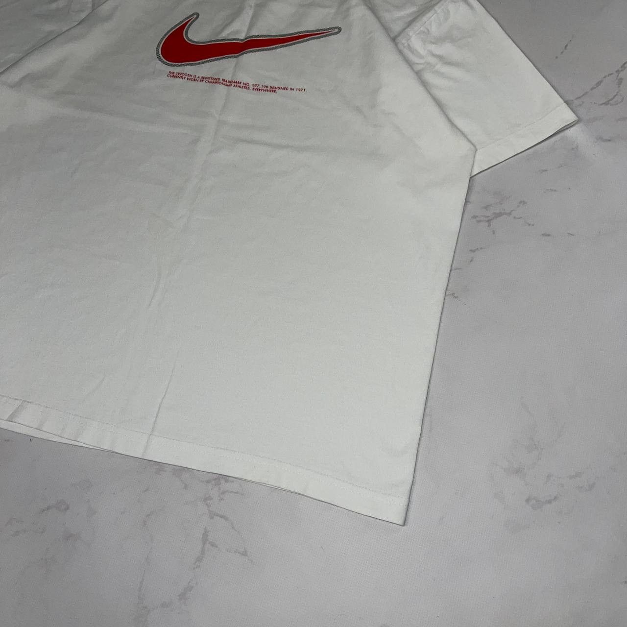 Nike Nike vintage big red swoosh white tee shirt size L Size US L / EU 52-54 / 3 - 8 Thumbnail