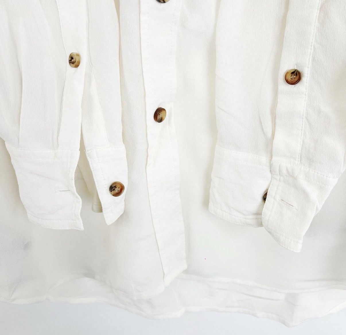 Burberry Burberry / White Silk Long Sleeve Shirt K12 Size US L / EU 52-54 / 3 - 5 Thumbnail