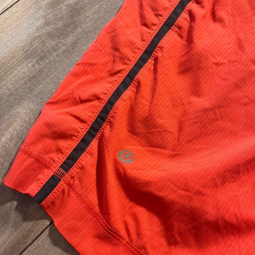 Lululemon Lululemon Red Athletic Workout Shorts 9” inseam Men Large Bi Size US 36 / EU 52 - 6 Thumbnail