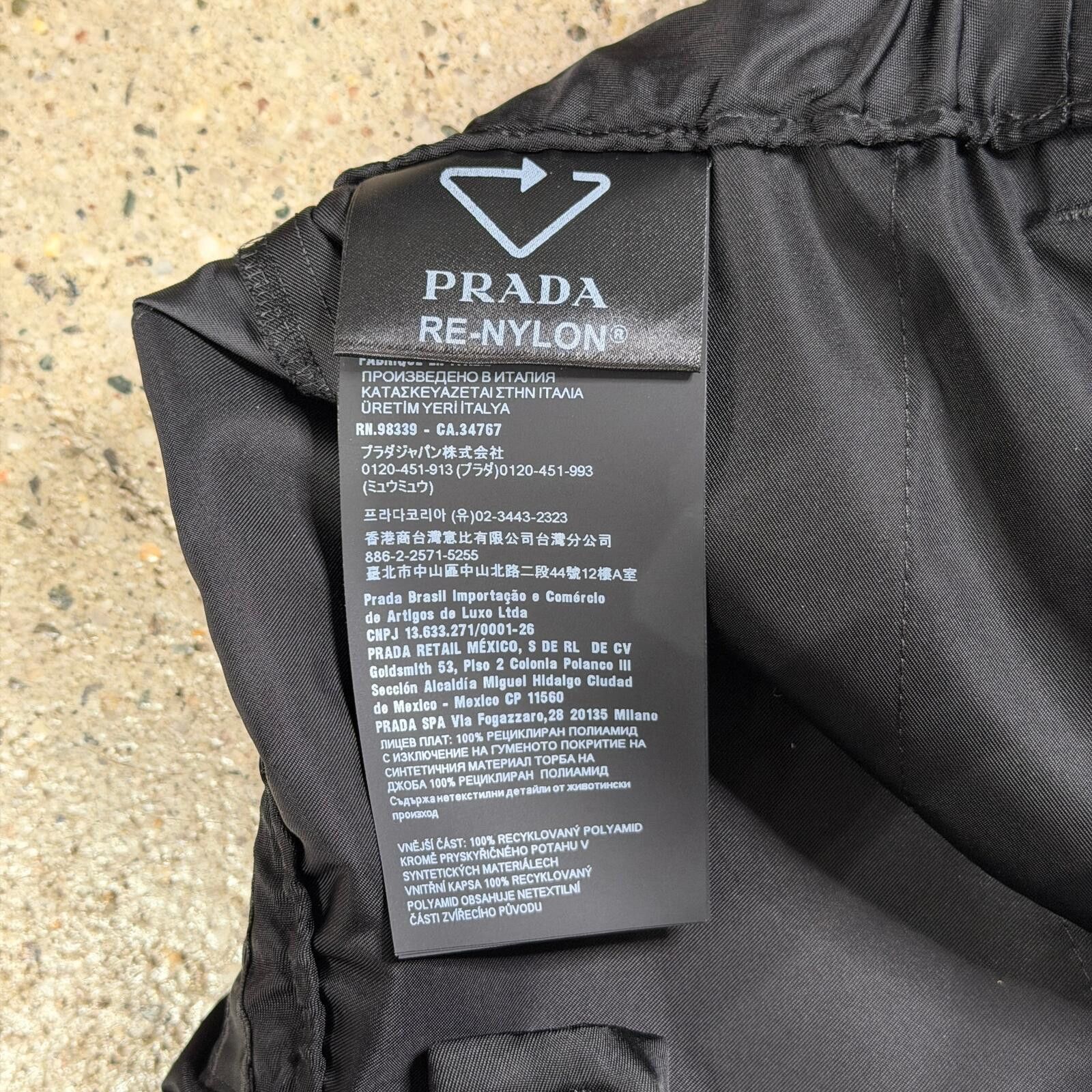 Prada Prada Re-Nylon Bermuda Shorts Size US 36 / EU 52 - 11 Thumbnail