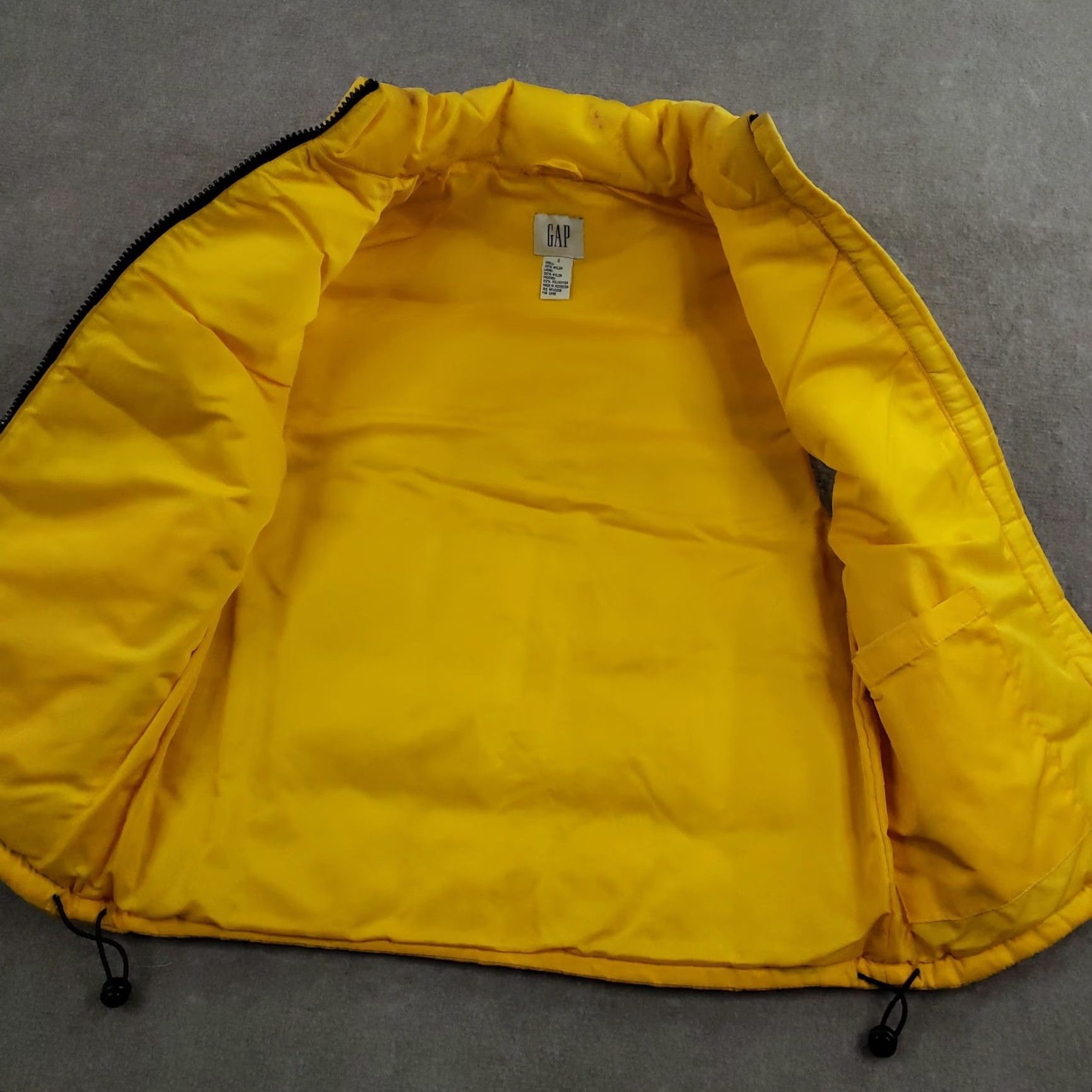 Gap VINTAGE GAP Vest Mens Small Yellow Puffer Quilted Zip Front Nylon Outdoor Hiking Size US S / EU 44-46 / 1 - 6 Thumbnail