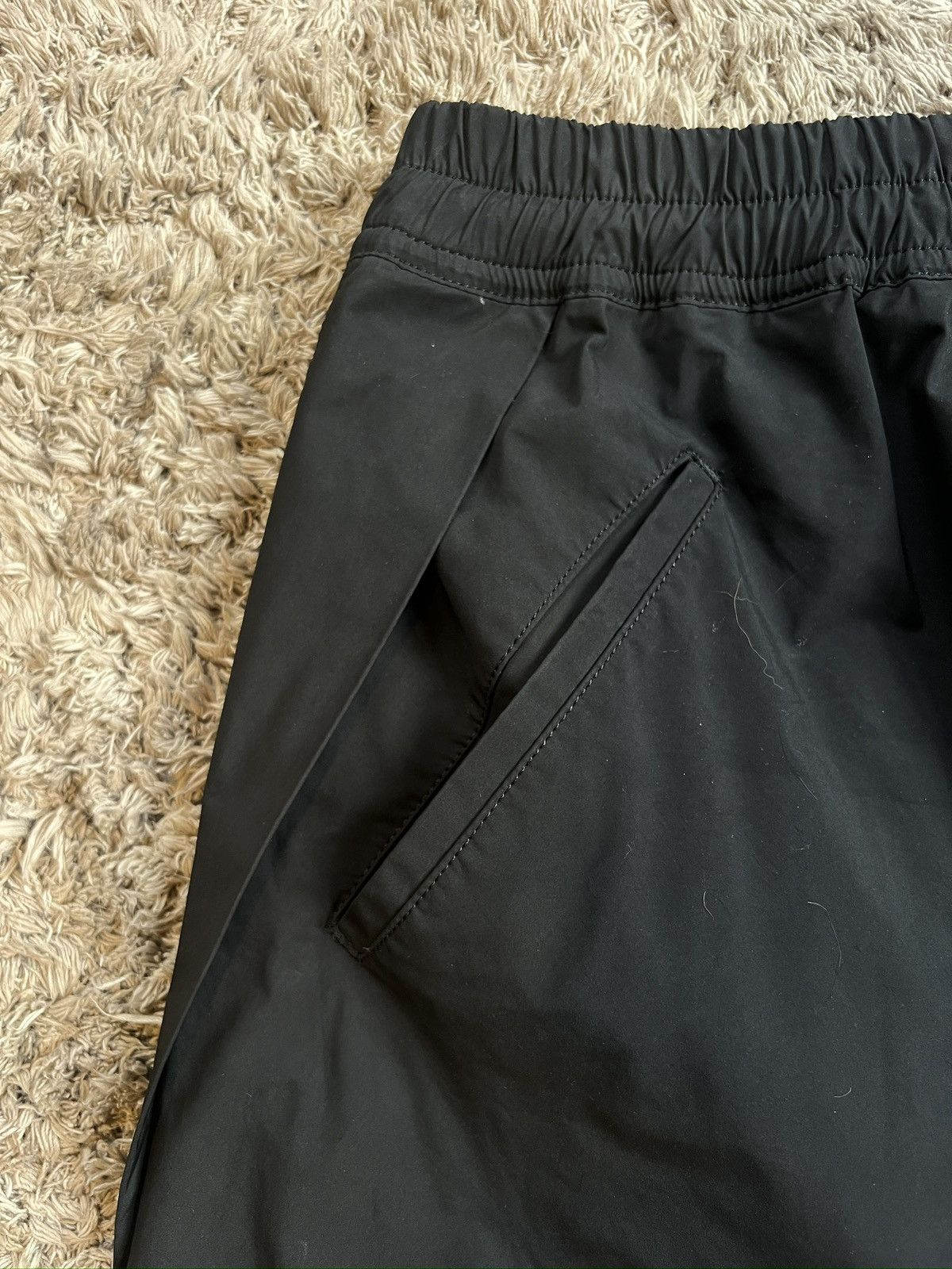 Julius NILOS SPRING SUMMER 2017 INFLAMMATORS BLACK TAFFETA SHORTS Size US 33 - 5 Thumbnail