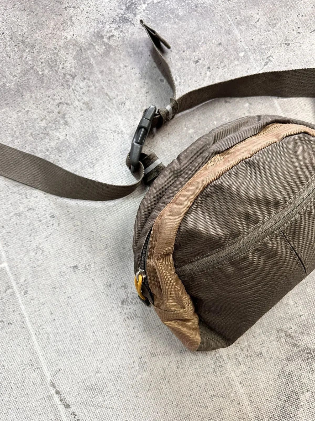 The North Face Vintage The North face TNF Bag Messenger Bag Nike vintage Size ONE SIZE - 9 Thumbnail