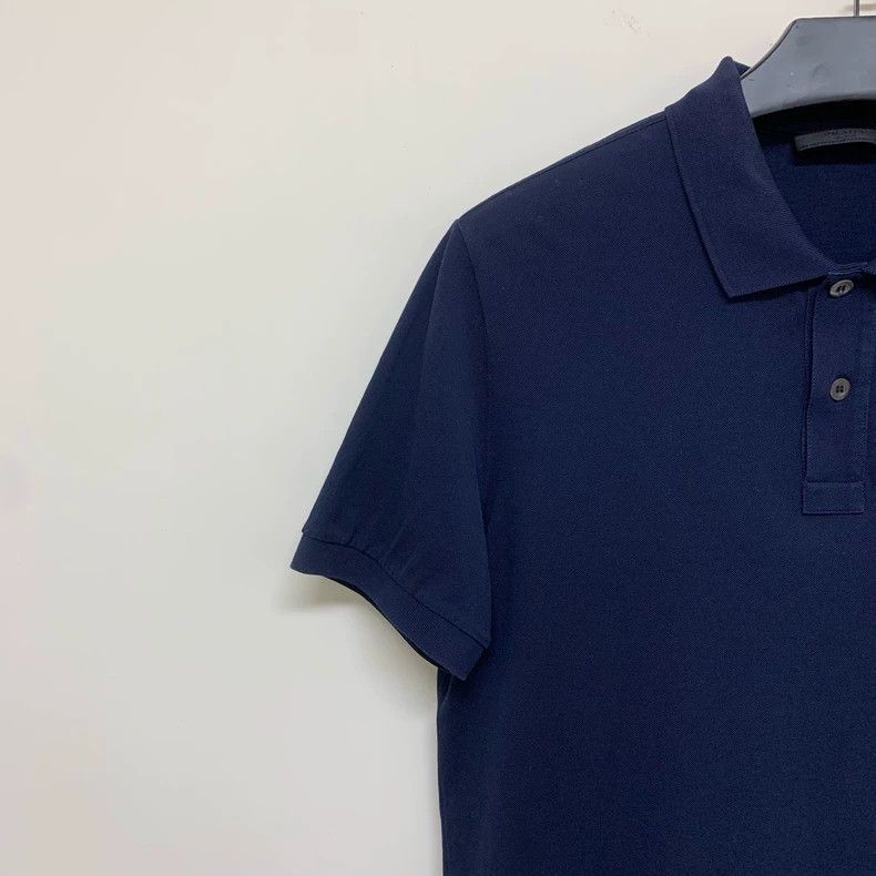 Prada Prada Chest triangle short sleeves 2501-Nextarrow Size US L / EU 52-54 / 3 - 6 Thumbnail