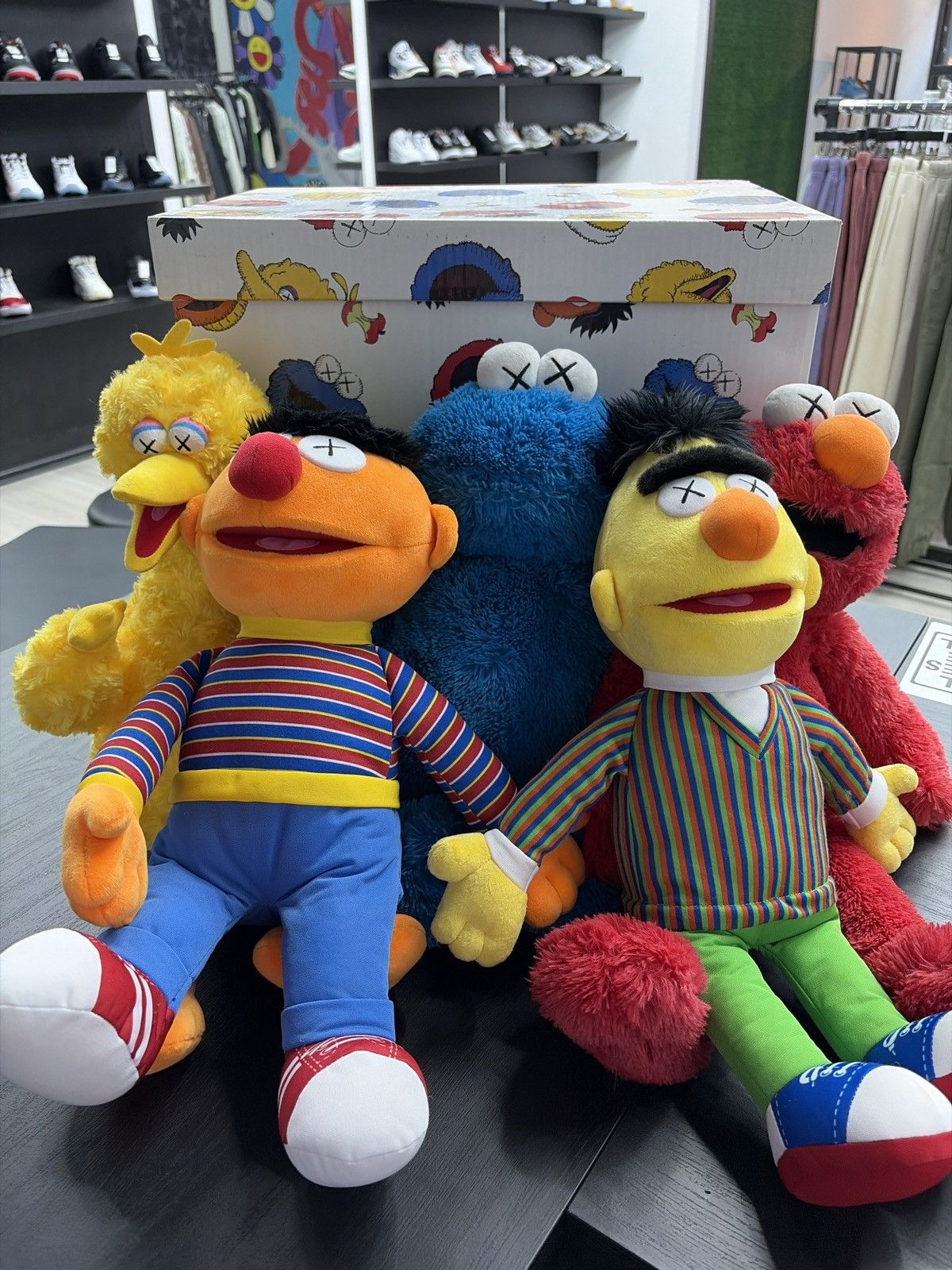 Kaws Kaws Sesame Street Toy Complete Box Size ONE SIZE - 1 Thumbnail