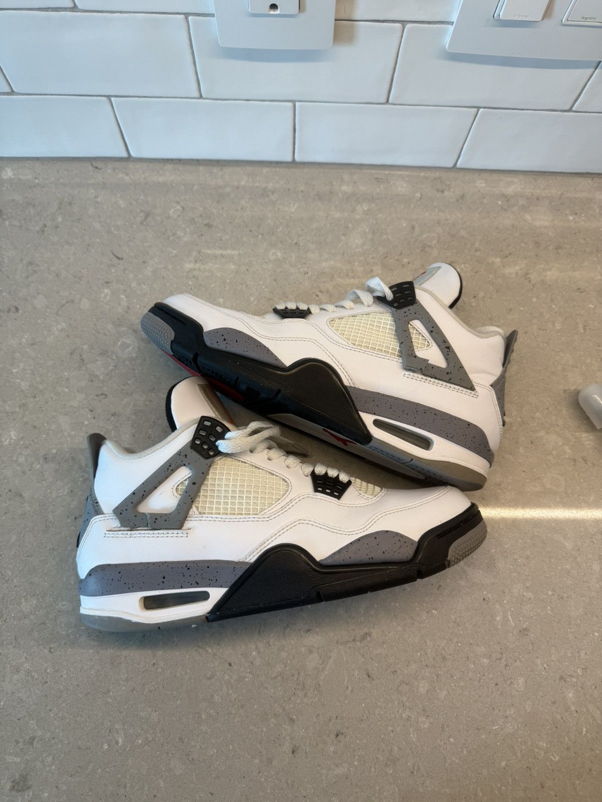 Jordan Brand Size 7.5 - Nike Air Jordan Retro 4 White Cement Size US 7.5 / EU 40-41 - 1 Thumbnail