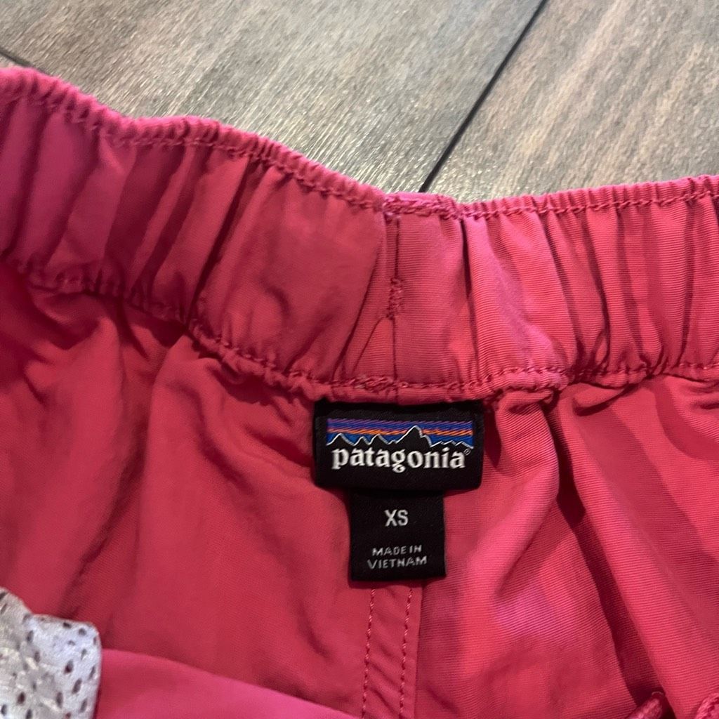 Patagonia Patagonia Pink Athletic Shorts Women X-Small Bin I-21 Size 25" / US 0 / IT 36 - 3 Thumbnail