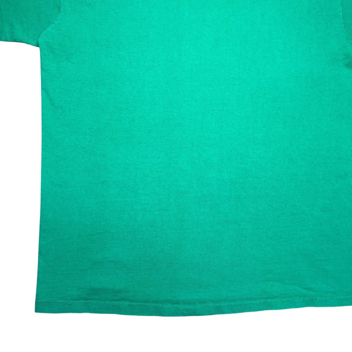 Nutmeg 1990s NBA Boston Celtics Nutmeg Mills Spell Out Graphic Tee Size US XL / EU 56 / 4 - 11 Thumbnail