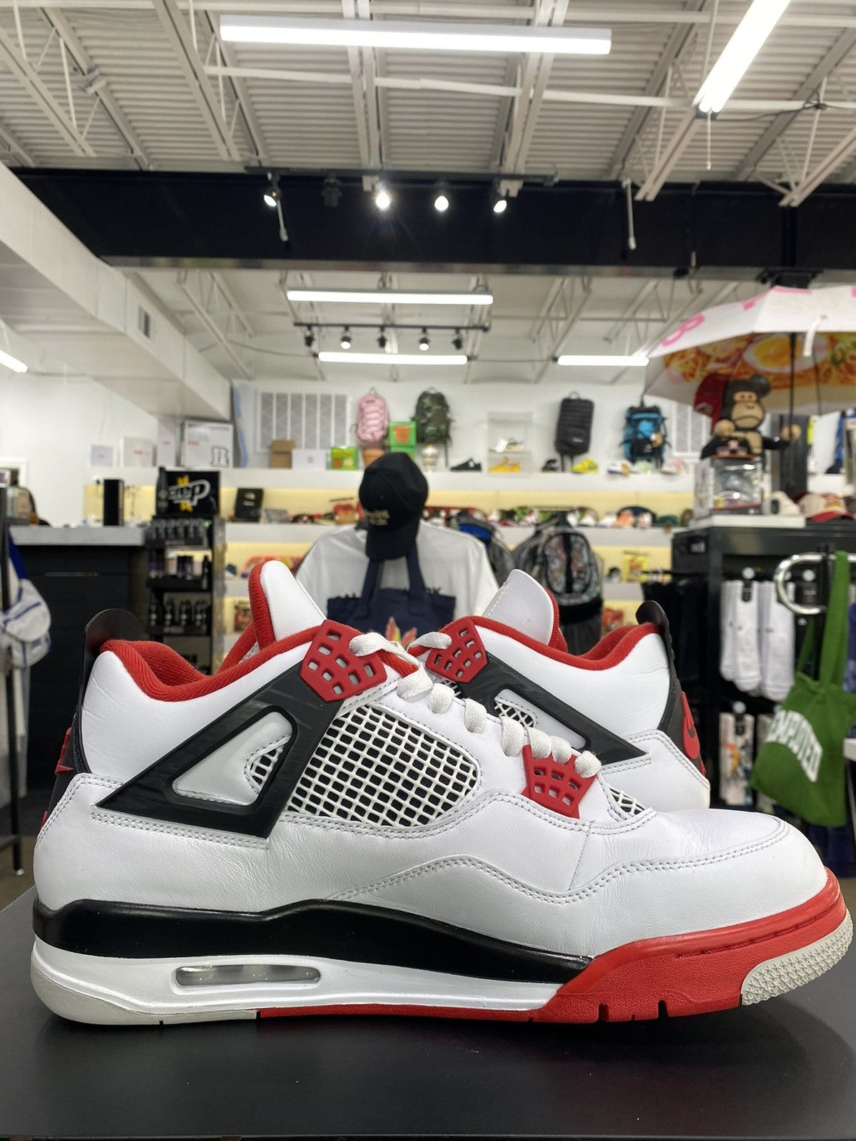 Jordan Brand Air Jordan 4 Fire Red Sz. 12 Size US 12 / EU 45 - 8 Thumbnail
