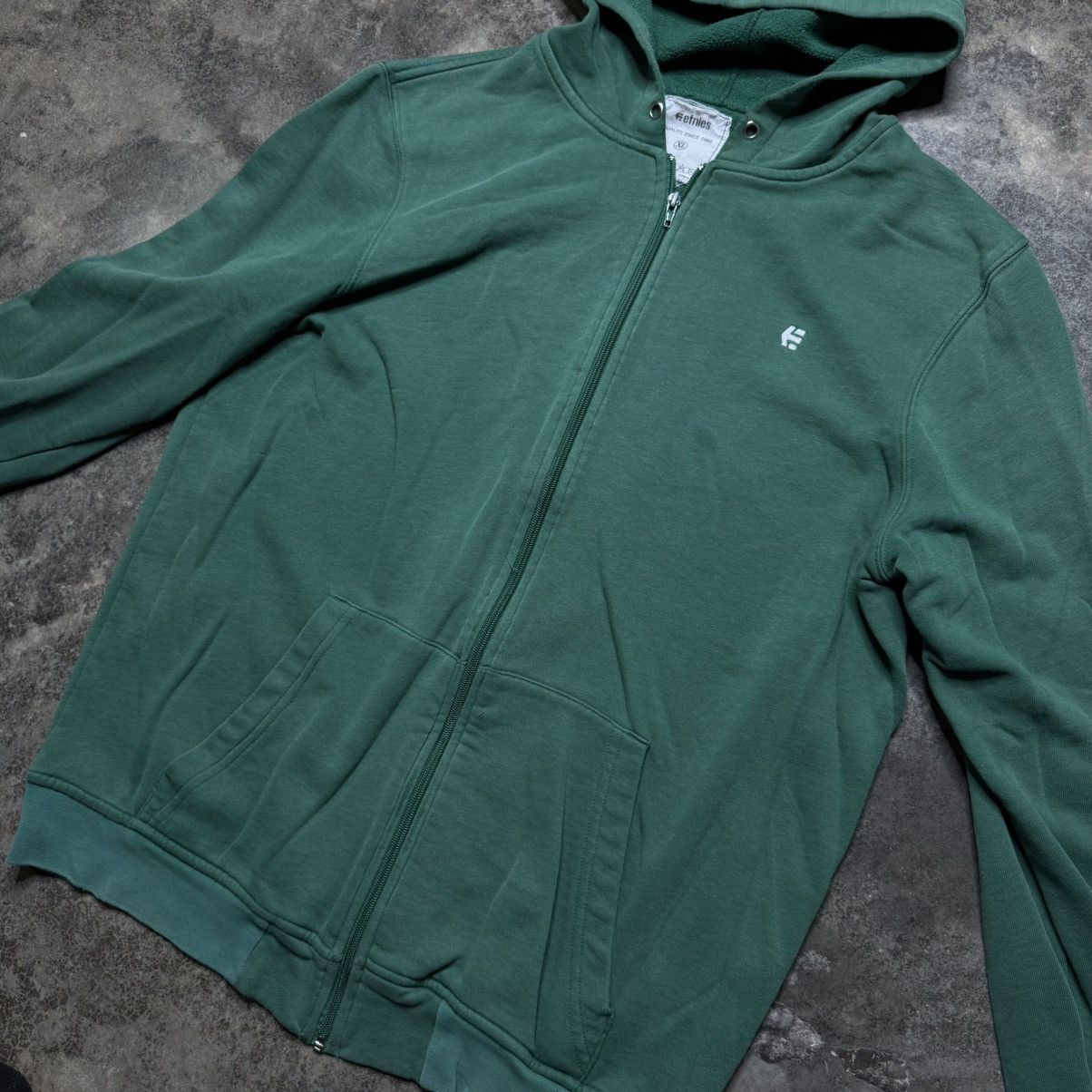 Etnies vintage y2k etnies zip up green baggy hoodie Size US XL / EU 56 / 4 - 2 Thumbnail