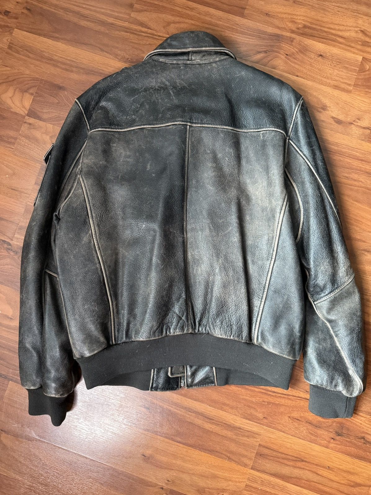 Levi's Vintage Clothing LEVI’S DiSTRESSED LEATHER AVIATOR JACKET Size US L / EU 52-54 / 3 - 11 Thumbnail