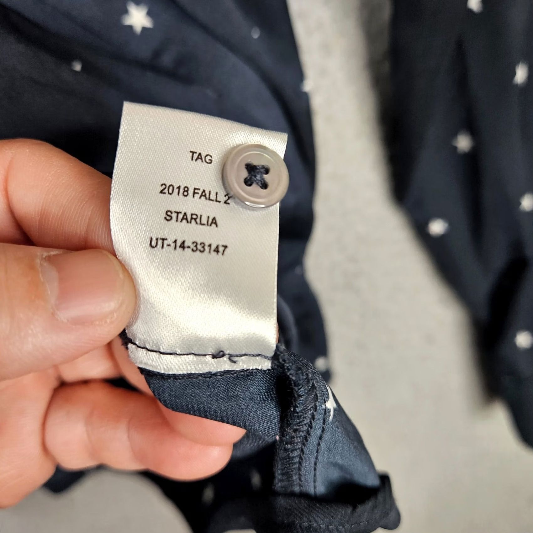 UNTUCKit UNTUCKit Button-Up Shirt Women’s Black White Star Printed Long Sleeve Size 12 Size XL / US 12-14 / IT 48-50 - 4 Thumbnail