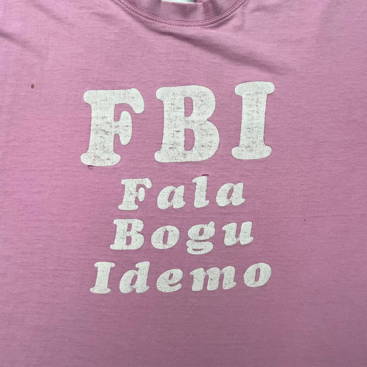 Vintage Vintage Y2K FBI Quote Thrashed T Shirt Faded Pink Size L Size US L / EU 52-54 / 3 - 4 Thumbnail
