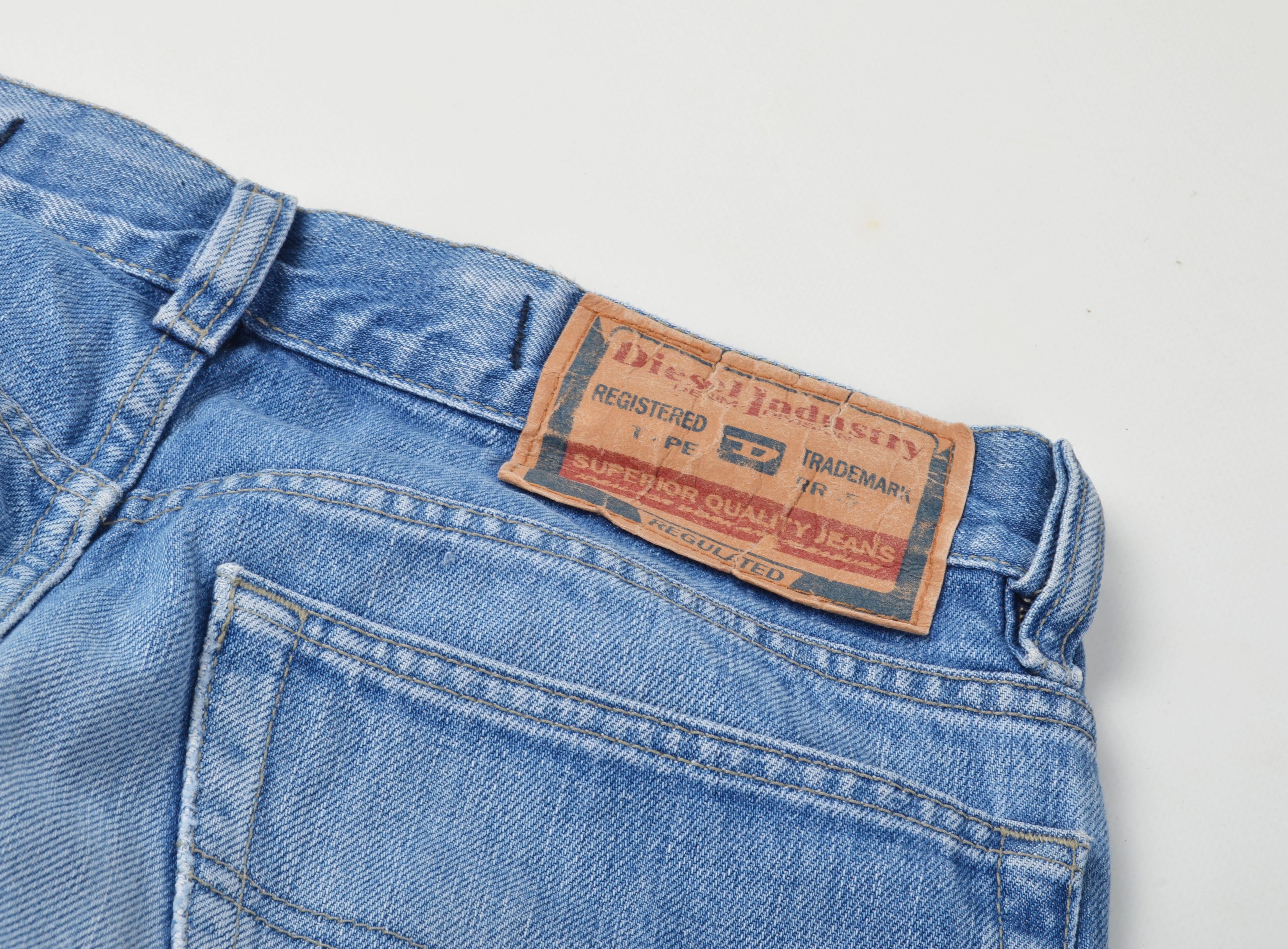 Diesel Vintage Diesel Y2K Grunge Distressed Straight Leg Jeans Size US 30 / EU 46 - 9 Thumbnail