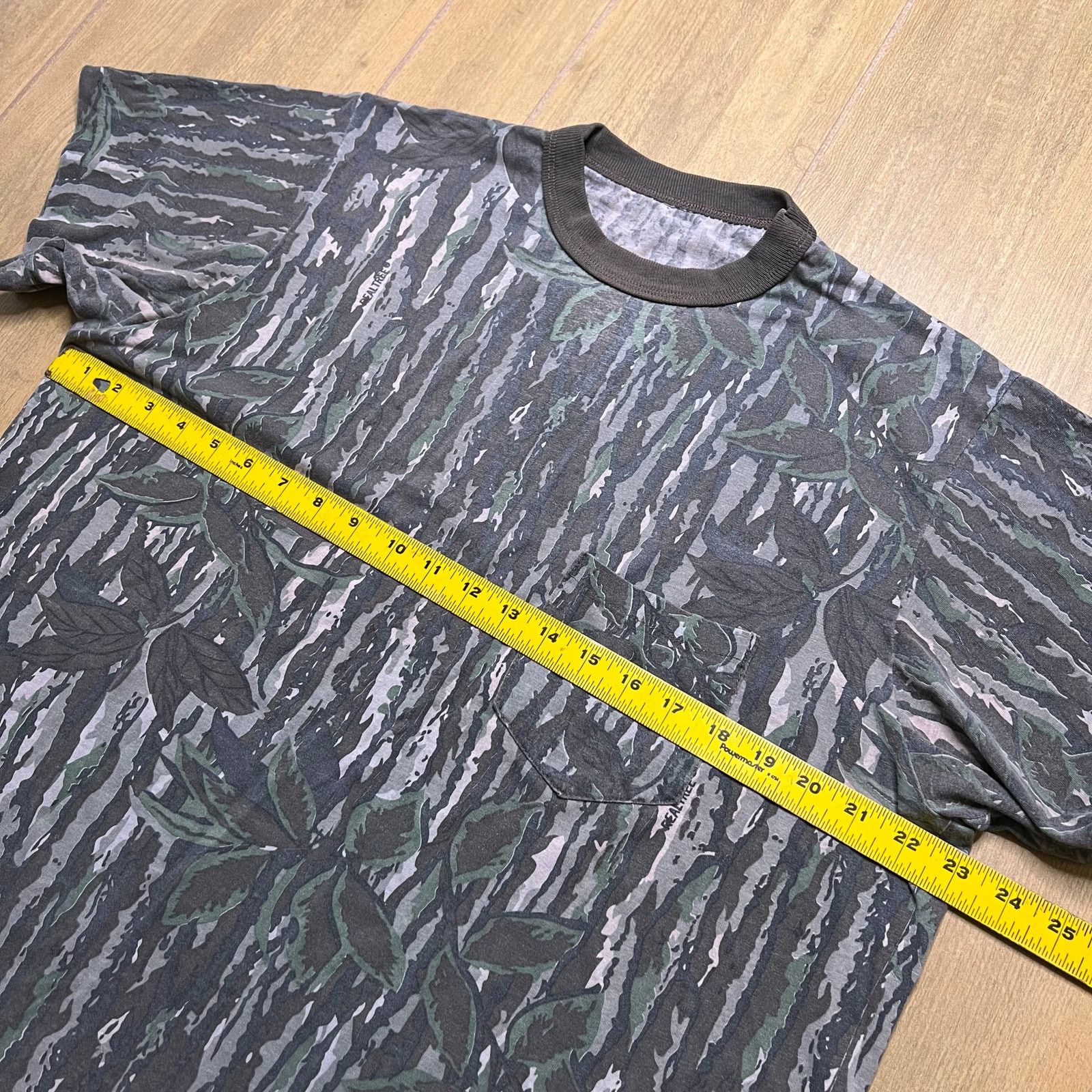 Vintage Vintage 1980s or 1990s Realtree bark and leaf camouflage XL Size US XL / EU 56 / 4 - 5 Thumbnail