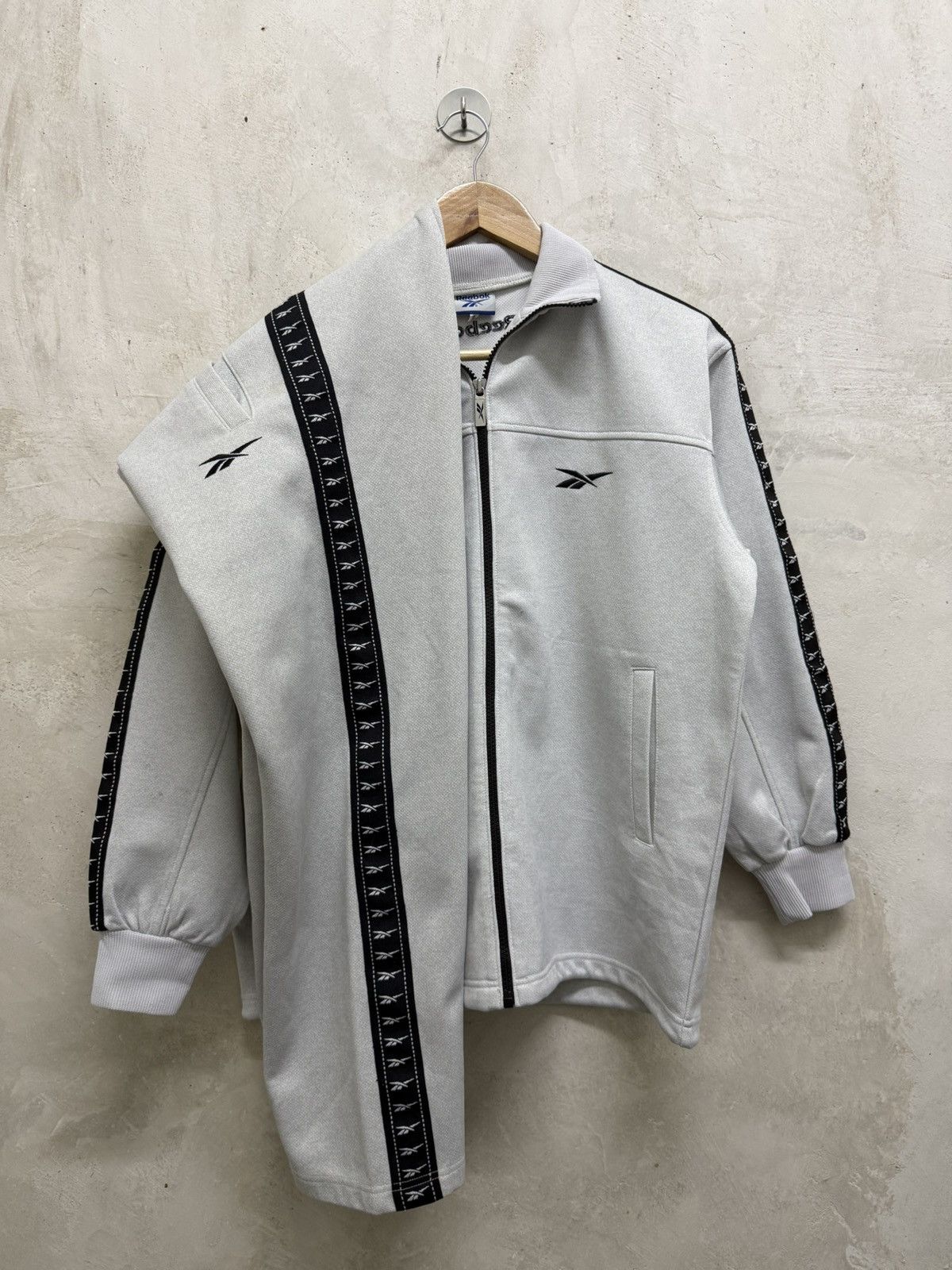 Reebok Vintage Reebok Side Tape Set Track Top Size US S / EU 44-46 / 1 - 1 Thumbnail