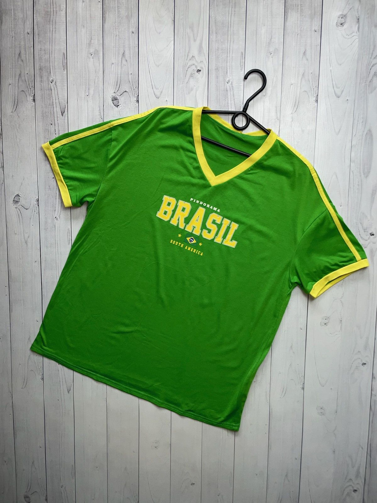 Vintage Vintage Brazil tee big logo green size XL Brasil Size US XL / EU 56 / 4 - 1 Thumbnail
