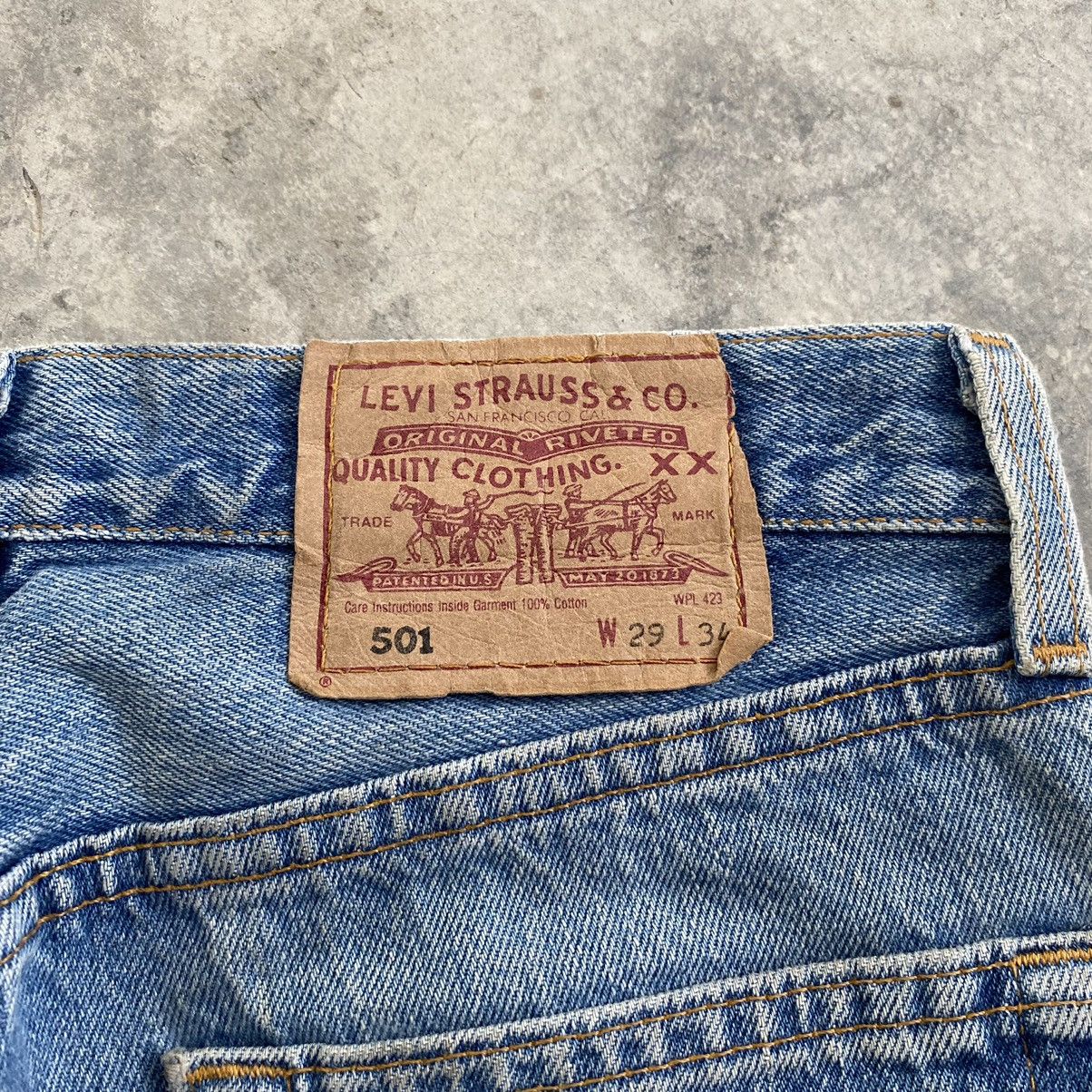 Levi's Size 28x33 Vintage 90’s Levis 501 Light Blue Jeans Size US 28 / EU 44 - 19 Thumbnail