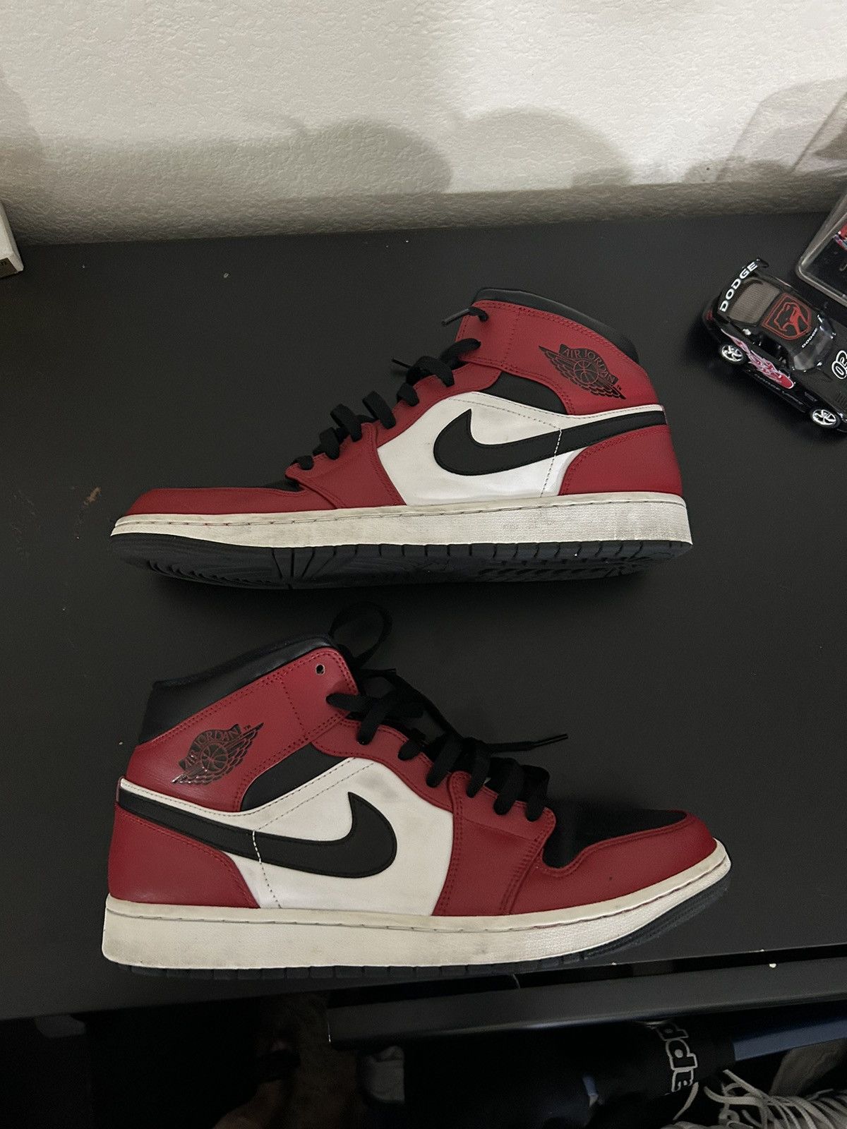 Nike Air Jordan Chicago Mid Black Toe