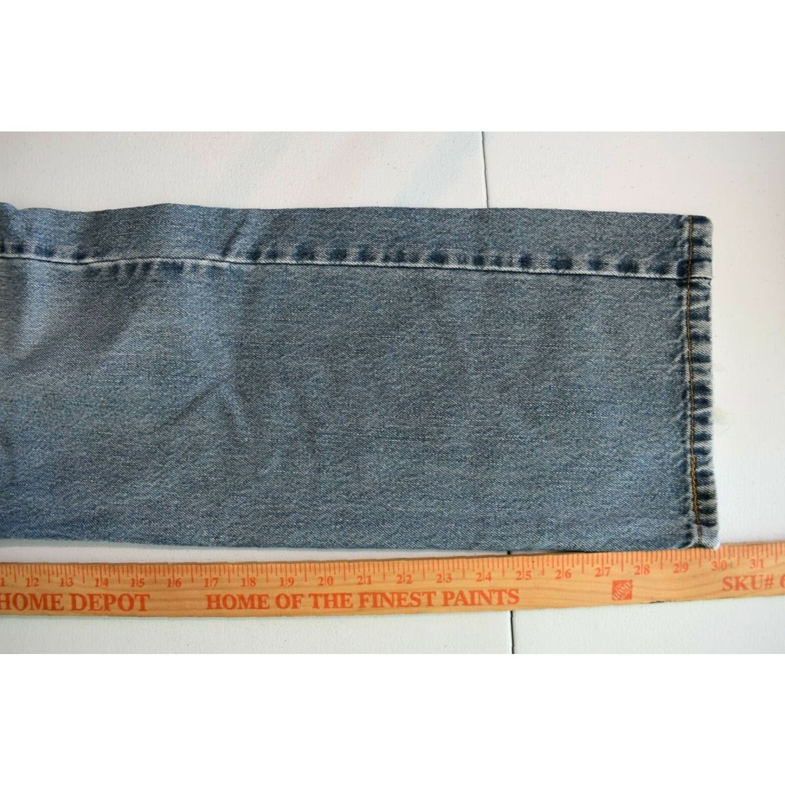 Levi's VINTAGE Levi's 505 Jeans Distressed Mens 36x30 Straight Blue Denim Cotton Regular Rise Mid 10-12 Inseam 30 8 in Open Zip Jeans Men Size US 36 / EU 52 - 6 Thumbnail
