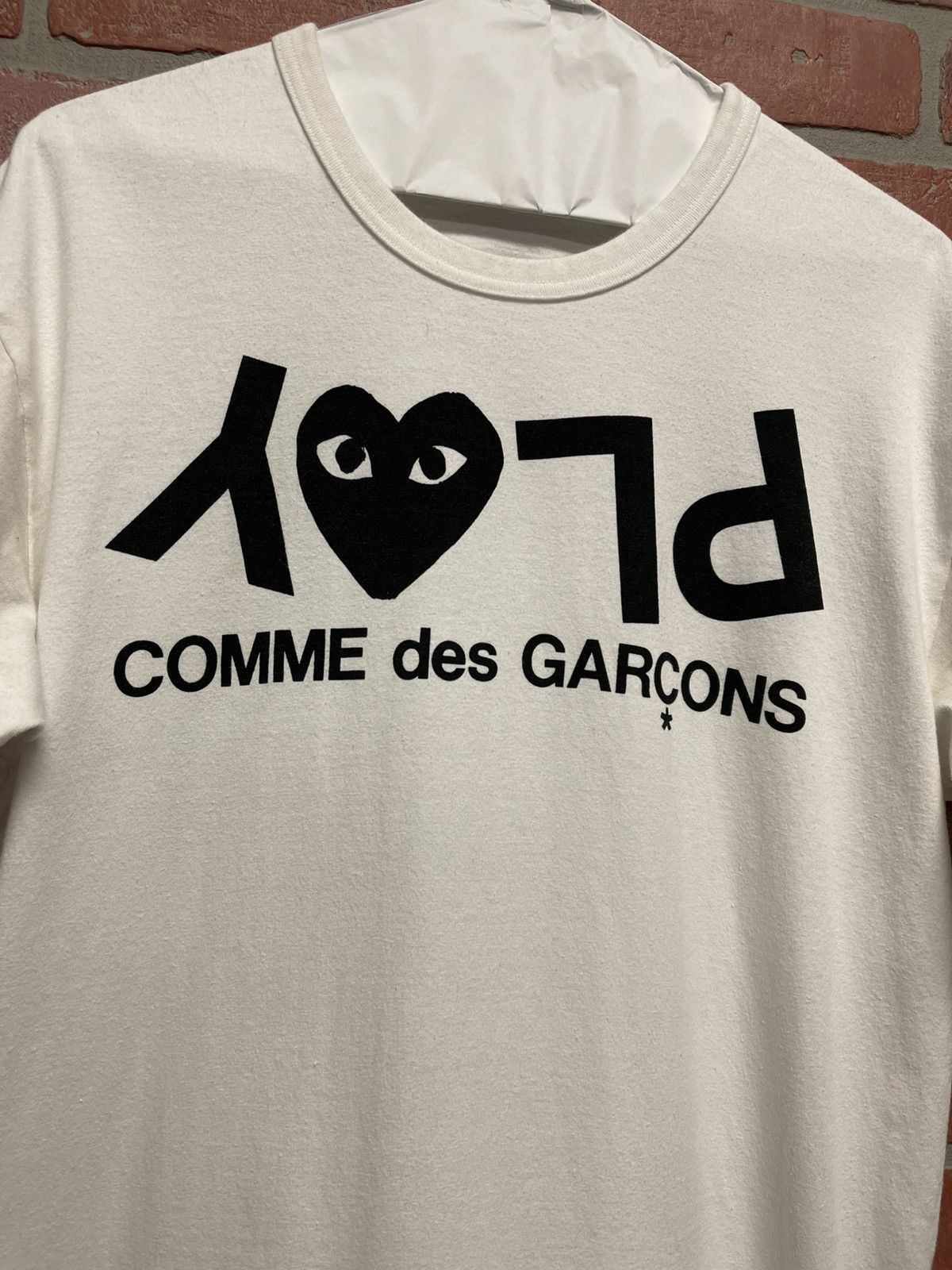 Comme des Garcons Size XL - Comme des Garcons PLAY Play Inverted Text T-shirt Size US XL / EU 56 / 4 - 4 Thumbnail