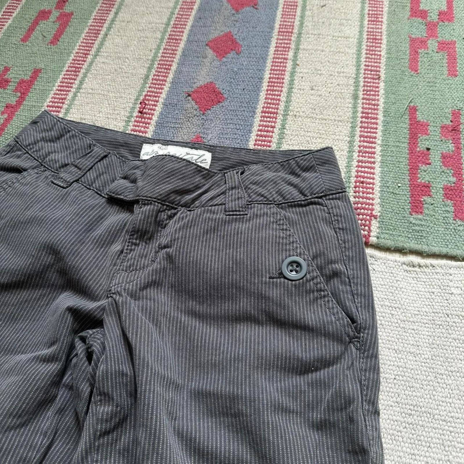 Aeropostale Vintage Aeropostale Y2K Pin Stripe Rockstar Shorts Capris Size 25" / US 0 / IT 36 - 5 Thumbnail