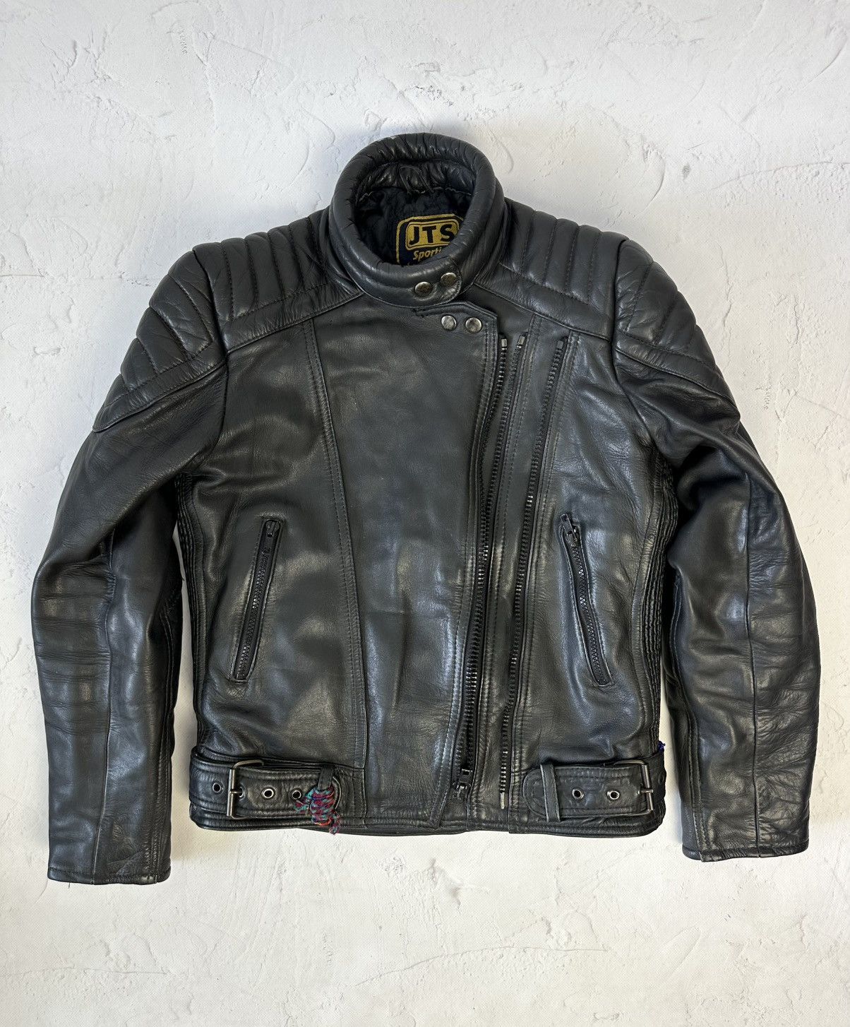 Vintage Vintage Black Leather Biker Zipper Jacket Size US S / EU 44-46 / 1 - 1 Thumbnail