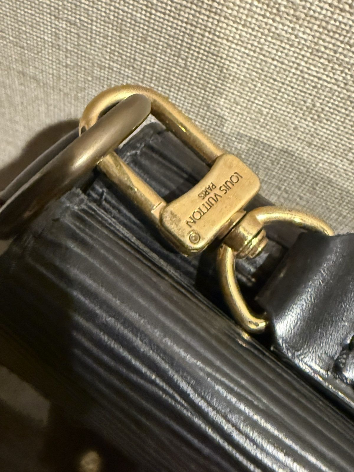 Louis Vuitton Louis Vuitton Epi Leather Clutch–Dual Opening, Lock Closure Size ONE SIZE - 6 Thumbnail