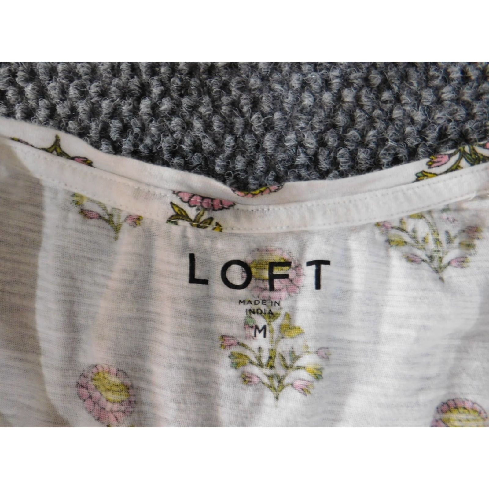 Ann Taylor Loft Ann Taylor Loft Blouse Sleeveless White Floral Round Neck Casual Stretch M Womens Size M / US 6-8 / IT 42-44 - 4 Thumbnail