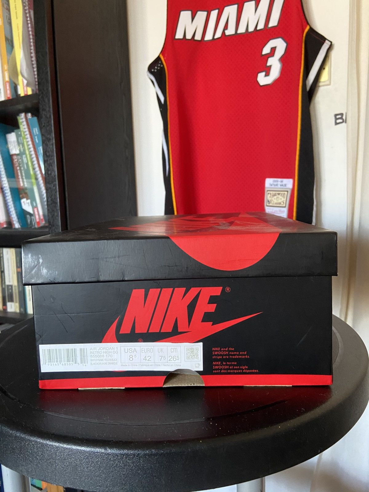 Jordan Brand Jordan 1 High First Class Flight Size US 8.5 / EU 41-42 - 9 Thumbnail